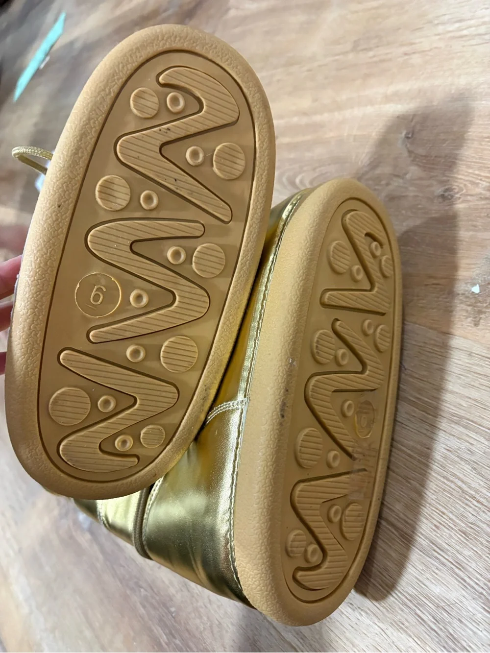 Cape Robbin Snowbell Puffy Moon Boots in Gold